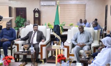 مدير عام بنك امدرمان الوطني يزور ولاية القضارف ويعلن خطة للتوسع في خدماته المصرفية