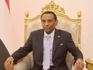 كامل إدريس يعود إلى السودان بعد أنباء الاستقالة المثيرة للجدل