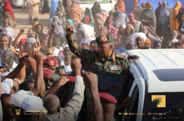 البرهان يزور مراكز إيواء نازحي الفاشر بمدينة الدبة البرهان يزور مراكز إيواء نازحي الفاشر بمدينة الدبة