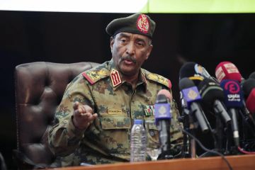 البرهان يدعو السودانيين لحمل السلاح ويجدد شروطه للتفاوض مع الدعم السريع البرهان يدعو السودانيين لحمل السلاح ويجدد شروطه للتفاوض مع الدعم السريع