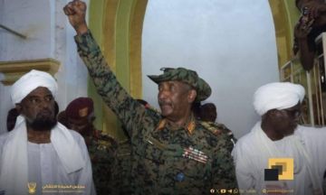 البرهان يزور مدينة القطينة بولاية النيل الأبيض ويقف على أوضاع المواطنين البرهان يزور مدينة القطينة بولاية النيل الأبيض ويقف على أوضاع المواطنين