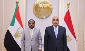 وزير العدل يبحث مع نظيره المصري أوضاع السودانيين المحتجزين بالسجون المصرية