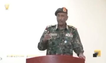 البرهان يمتدح مساعي ولي العهد السعودي من أجل معالجة الأزمة السودانية وتحقيق السلام البرهان يمتدح مساعي ولي العهد السعودي من أجل معالجة الأزمة السودانية وتحقيق السلام