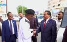 رئيس الوزراء يشيد بمجهودات الشرطة السودانية ويكرم أحد ضباطها المتميزين ببورتسودان