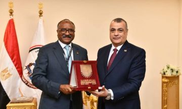 مدير عام منظومة الصناعات الدفاعية يناقش التعاون مع وزير الدولة للانتاج الحربي المصري مدير عام منظومة الصناعات الدفاعية يناقش التعاون مع وزير الدولة للانتاج الحربي المصري