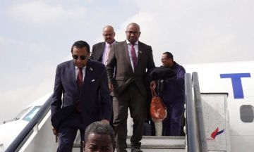 د. كامل ادريس يعود الى البلاد بعد مشاركته فى جلسة مجلس الامن بنيويورك