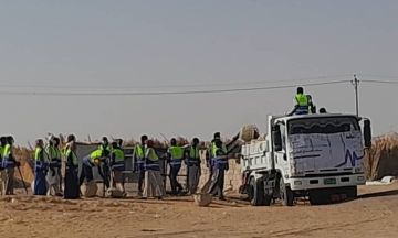 محلية الدبة تنفذ حملة نظافة وإصحاح بيئ لمكافحة نواقل الأمراض بمركز إيواء النازحين