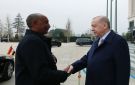 السودان.. فيديو تحية مختلفة من البرهان لرئيس استخبارات تركيا وكلمات عربية بحديث مع أردوغان