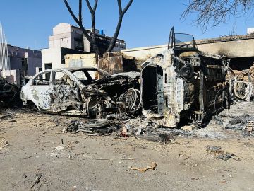 الإمارات تدين بشدة الهجمات على مخيمات النازحين وفرق الإغاثة قرب الفاشر السودانية الإمارات تدين بشدة الهجمات على مخيمات النازحين وفرق الإغاثة قرب الفاشر السودانية