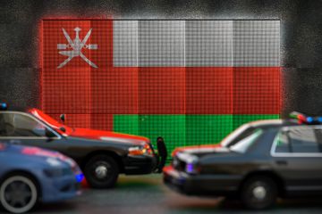 شرطة سلطنة عمان تعلن القبض على 5 مصريين وسوداني و8 بنغلادشيين وتكشف عن جرائمهم شرطة سلطنة عمان تعلن القبض على 5 مصريين وسوداني و8 بنغلادشيين وتكشف عن جرائمهم