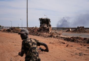 السودان.. قتلى مدنيون وعسكريون في المواجهات والمدنيون يحفرون ملاجئ أرضية بدائية للحماية السودان.. قتلى مدنيون وعسكريون في المواجهات والمدنيون يحفرون ملاجئ أرضية بدائية للحماية