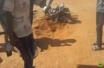 السودان.. قوات الدعم السريع تسقط مسيرة للجيش من طراز بيرقدار بولاية جنوب كردفان (فيديو)