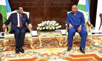 رئيس جيبوتي يستقبل كامل إدريس بالقصر الرئاسي