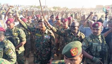 البرهان يفاجئ ويشارك في احتفال تخريج مستنفرين جنوبي الخرطوم ووالي الخرطوم يجدد دعم المقاومة للقوات المسلحة في حرب الكرامة البرهان يفاجئ ويشارك في احتفال تخريج مستنفرين جنوبي الخرطوم ووالي الخرطوم يجدد دعم المقاومة للقوات المسلحة في حرب الكرامة