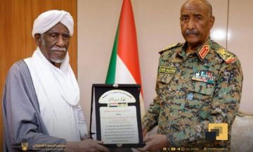 رئيس مجلس السيادة يتسلم وثيقة عهد وميثاق من كيان الأنصار رئيس مجلس السيادة يتسلم وثيقة عهد وميثاق من كيان الأنصار