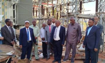 وزير الطاقة يتفقد محطات توليد وتوزيع الكهرباء بالخرطوم ويعقد اجتماعا مع قيادات الكهرباء