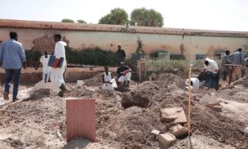 تواصل عمليات نقل ودفن رفاة شهداء معركة الكرامة بالخرطوم