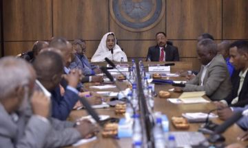 لجنة مشتركة بين الموارد المعدنية وبنك السودان المركزي لتنظيم صادرات الذهب لجنة مشتركة بين الموارد المعدنية وبنك السودان المركزي لتنظيم صادرات الذهب