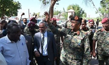 استقبال حافل للقائد البرهان بمقر وزارة الصحة الاتحادية بالخرطوم استقبال حافل للقائد البرهان بمقر وزارة الصحة الاتحادية بالخرطوم