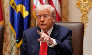 ترامب: الولايات المتحدة مستعدة لبيع النفط لروسيا