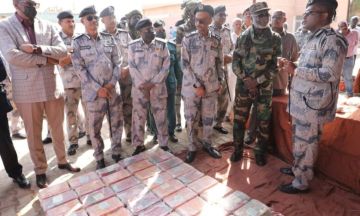 بالتنسيق مع جهاز المخابرات العامة .. مكافحة التهريب تضبط (176,000) حبة مخدرة بالبحر الأحمر