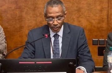 المندوب الدائم بجنيف يستعرض مبادرة السودان للسلام مع اللجنة الدولية للصليب الأحمر