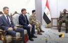 رئيس مجلس السيادة يلتقي كبير المستشارين العسكريين بوزارة الدفاع البريطانية لشؤون الشرق الأوسط وشمال أفريقيا
