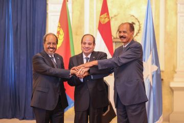 قمة مرتقبة بين قادة مصر والسودان والصومال وإريتريا وسط خلافات واشتعال الحرب في إثيوبيا قمة مرتقبة بين قادة مصر والسودان والصومال وإريتريا وسط خلافات واشتعال الحرب في إثيوبيا