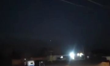 الدفاع الجوي يسقط بنجاح مسيرة قبل قليل في سماء الخرطوم الدفاع الجوي يسقط بنجاح مسيرة قبل قليل في سماء الخرطوم