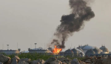 الحوثيون يعلنون استهداف مطارات وقاعدة جوية في السعودية الحوثيون يعلنون استهداف مطارات وقاعدة جوية في السعودية