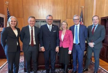 كبير مستشاري ترامب يلتقي مسؤولين نرويجيين لدفع جهود هدنة إنسانية في السودان كبير مستشاري ترامب يلتقي مسؤولين نرويجيين لدفع جهود هدنة إنسانية في السودان