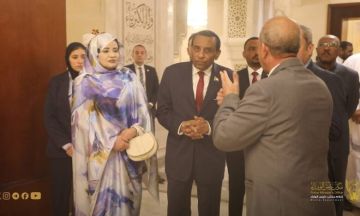  رئيس الوزراء في القاهرة..تثبيت الشرعية وطمأنة الجالية 