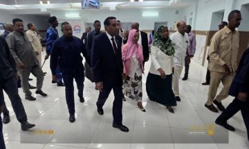 في طريق عودته إلى الخرطوم.. رئيس الوزراء يتفقد عددا من المرافق الخدمية بمدينة بورتسودان توطئة لافتتاحها في طريق عودته إلى الخرطوم.. رئيس الوزراء يتفقد عددا من المرافق الخدمية بمدينة بورتسودان توطئة لافتتاحها