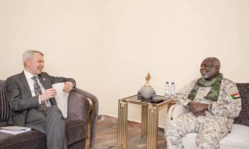 وزير المالية يلتقي المبعوث الشخصي للأمين العام للأمم المتحدة إلى السودان وزير المالية يلتقي المبعوث الشخصي للأمين العام للأمم المتحدة إلى السودان