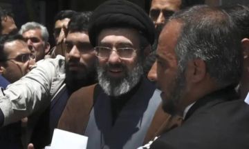 من هو مجتبى خامنئي المرشد الإيراني الجديد؟