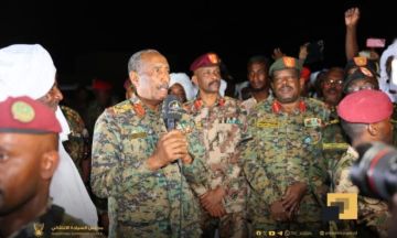 البرهان : لا علاقة لنا بإخوان مسلمين ولا مؤتمر وطني ولا شيوعيين أو غيرهم .. ما يهمنا هو الشعب السوداني