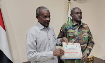 يتم إعلانها بعد غد الأربعاء والي الخرطوم يتسلم نتيجة امتحانات الشهاده الابتدائية للعام الدراسي ٢٠٢٤ ٢٠٢٥م 