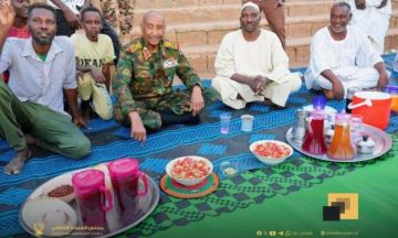 البرهان يشرف إفطار الكرامة الذي نظمته الشرطة المجتمعية بمحلية جبل أولياء (حي المنصورة)