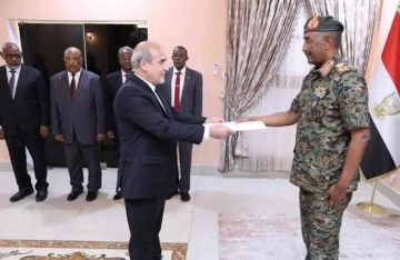 السودان.. وفد إيراني يزور بورتسودان ويعقد اجتماعات مغلقة مع البرهان السودان.. وفد إيراني يزور بورتسودان ويعقد اجتماعات مغلقة مع البرهان