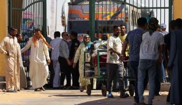 الجمارك توضح حقيقة البصات داخل حظيرة التفتيش بمعبر أرقين