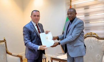 الأمين العام لمجلس السيادة يلتقي سفير جمهورية تركيا لدى السودان