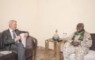 وزير المالية يلتقي المبعوث الشخصي للأمين العام للأمم المتحدة إلى السودان