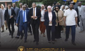 سفير السودان بالقاهرة يقرع جرس انطلاق أعمال امتحانات الشهادة الابتدائية بمدرسة العجوزة بمحافظة الجيزة
