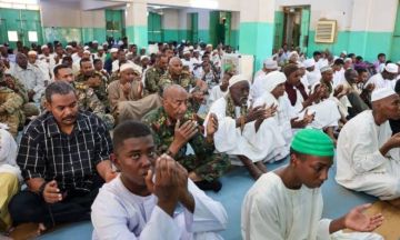 من الفتيحاب .. البرهان يؤكد ضرورة نبذ الجهوية والعنصرية وخطاب الكراهية من الفتيحاب .. البرهان يؤكد ضرورة نبذ الجهوية والعنصرية وخطاب الكراهية