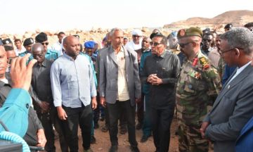 رئيس الوزراء يقف على جهود إعادة تأهيل رصيف ميناء وادي حلفا النهري رئيس الوزراء يقف على جهود إعادة تأهيل رصيف ميناء وادي حلفا النهري