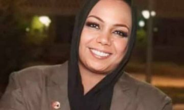 نيابة أمن الدولة تصدر أمرا بالقبض على المحامية رحاب مبارك