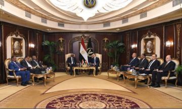 وزير الداخلية يلتقي نظيره المصري بالقاهرة لبحث تعزيز التعاون الأمني المشترك