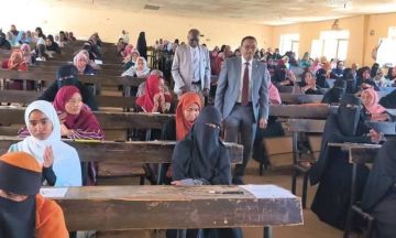 وزير التعليم العالي والبحث العلمي يتفقد سير الامتحانات بجامعة القرآن الكريم والعلوم الإسلامية