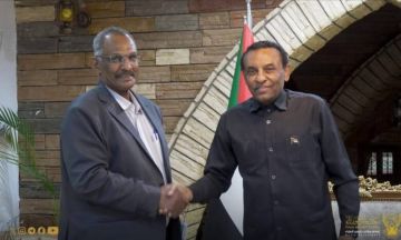 رئيس الوزراء يطلع على سير عمل لجنة الأمل للعودة الطوعية والكشف عن استهداف (٣) ألف مواطن في التفويج القادم