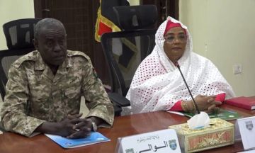  والي الخرطوم رئيس لجنة أمن الولاية يقدم تنويرا حول القرارات التي اصدرتها الولاية في إطار قانون الطوارئ والتدابير التي أتخذت لمواجهة المهددات الأمنية وتأمين الولاية في ظل الحرب 